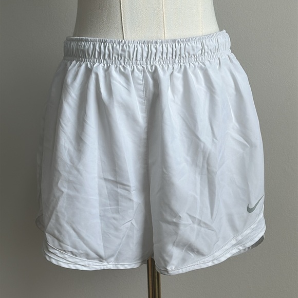 Nike Women’s Dri-Fit Athletic Lightweight Running Sportswear Lined Gym Shorts XL - Picture 1 of 9